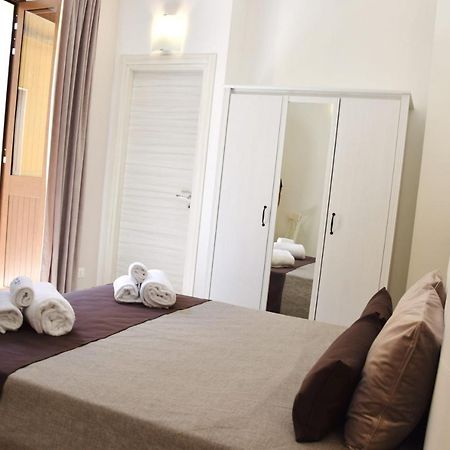 Micca Ospitalita Siciliana Bed & Breakfast Noto Bagian luar foto