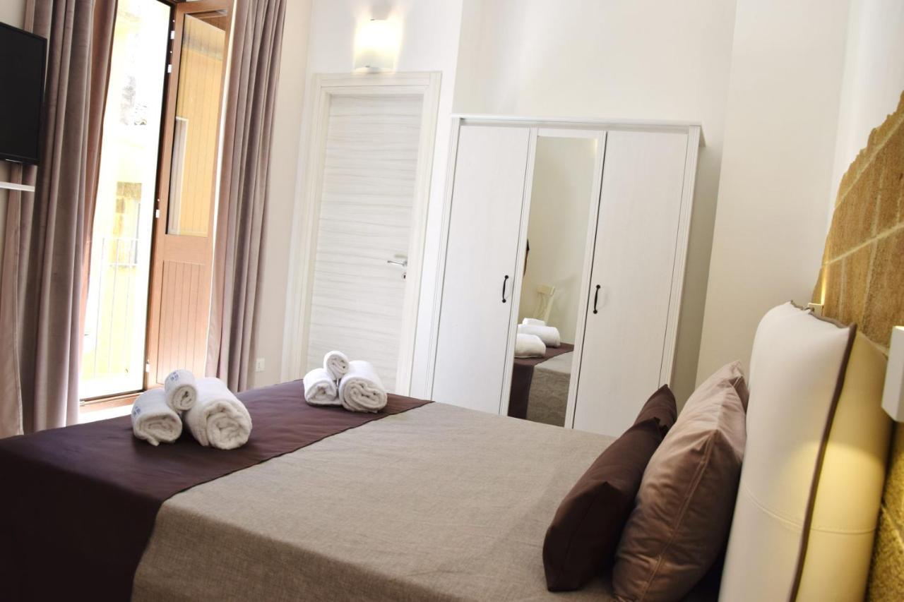 Micca Ospitalita Siciliana Bed & Breakfast Noto Bagian luar foto