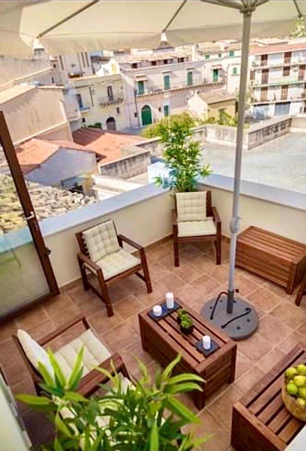 Micca Ospitalita Siciliana Bed & Breakfast Noto Bagian luar foto